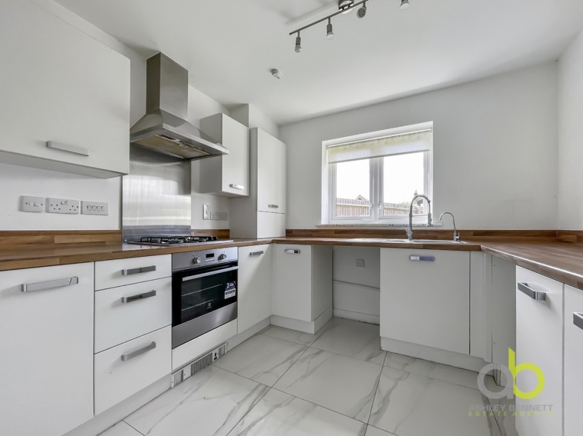 Images for Heathland Way, Grays, RM16 2DF